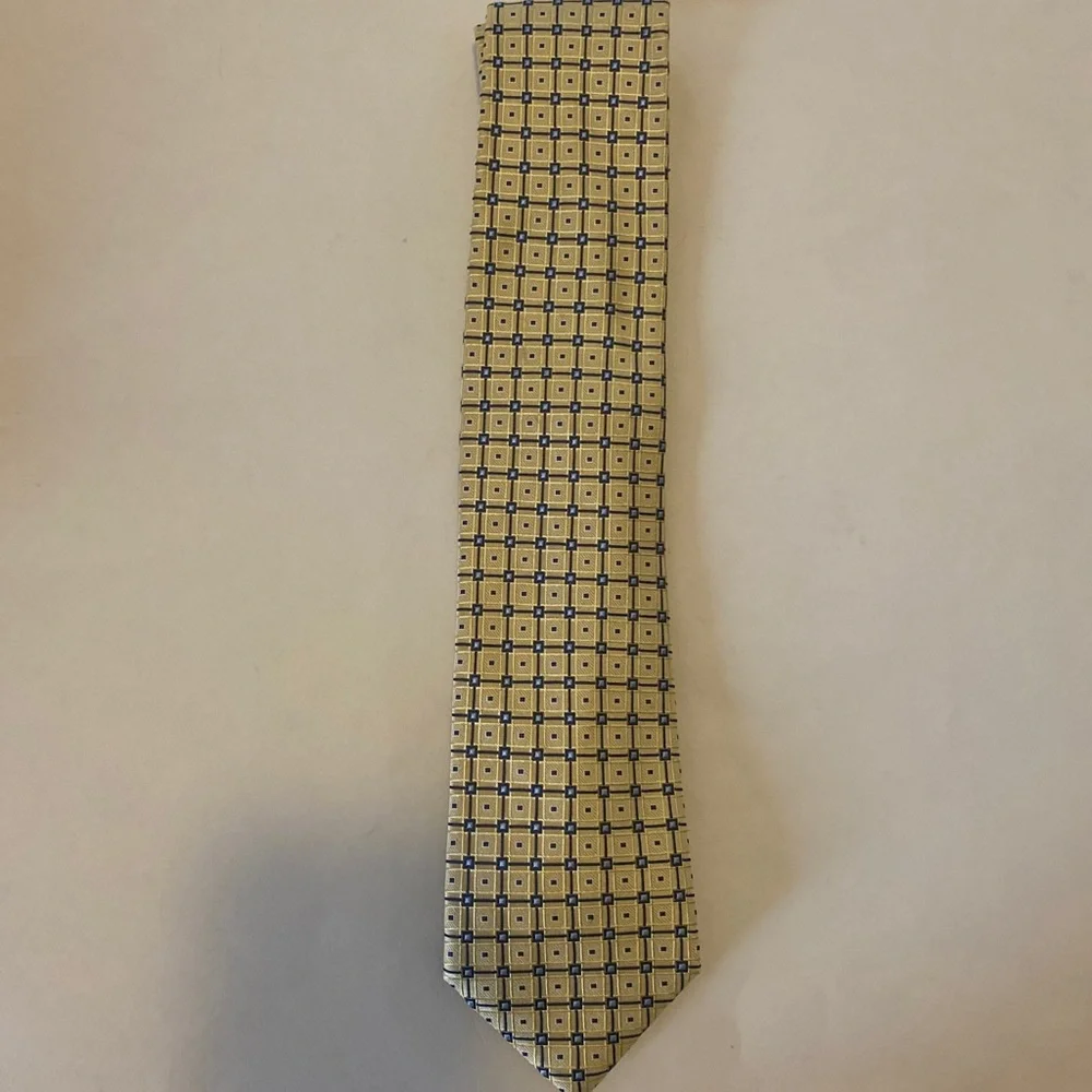 JOS A BANK Yellow Mens 100% Silk Necktie Neck Tie $45 EUC